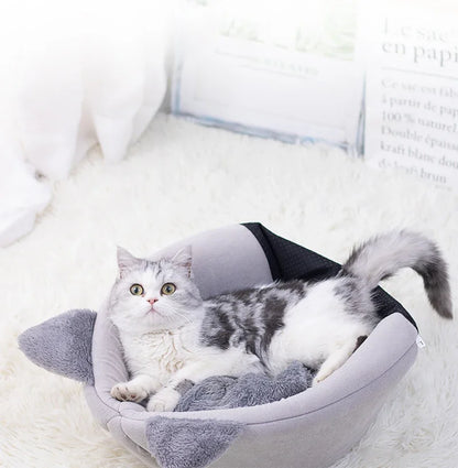 Deluxe Cozy Pet Cave Bed — Hooded Winter Nest for Cats & Small Dogs (M • L • XL)
